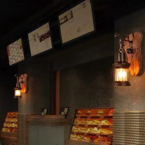 Vägglampa lantligt kök