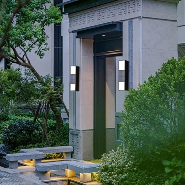 Utomhus vägglampa med rörelsesensor