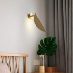 Vägglampa borstad mässing