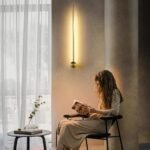 Stor vägglampa inomhus