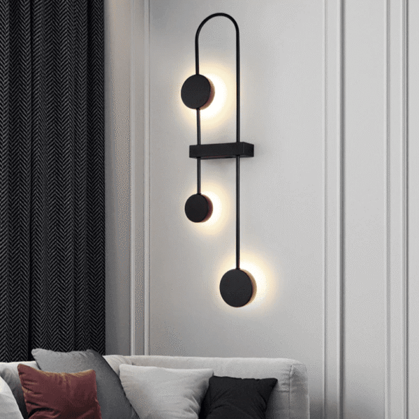 Vägglampa med lång arm vardagsrum