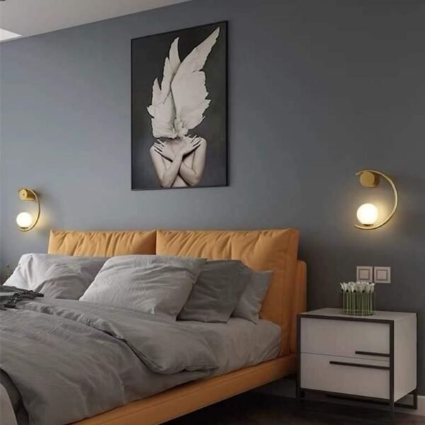 Sovrums vägglampa mässing