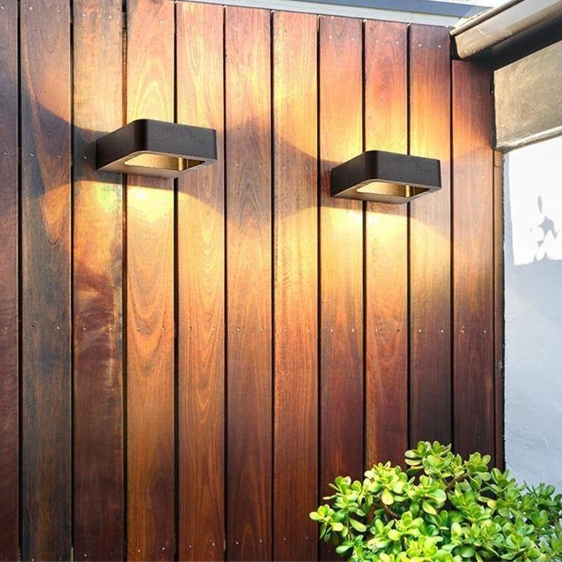 luminaire-exterieur-mural-design-led-jardin-appartement-neo-lustria Vägglampa utomhus halvbåge - Bild 1